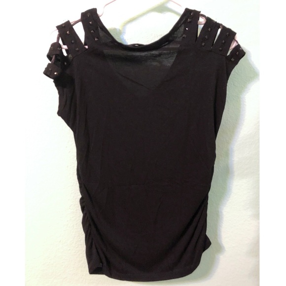 ✨2/$25 Rock & Republic Studded Sleeve V-Neck Top - Picture 4 of 4